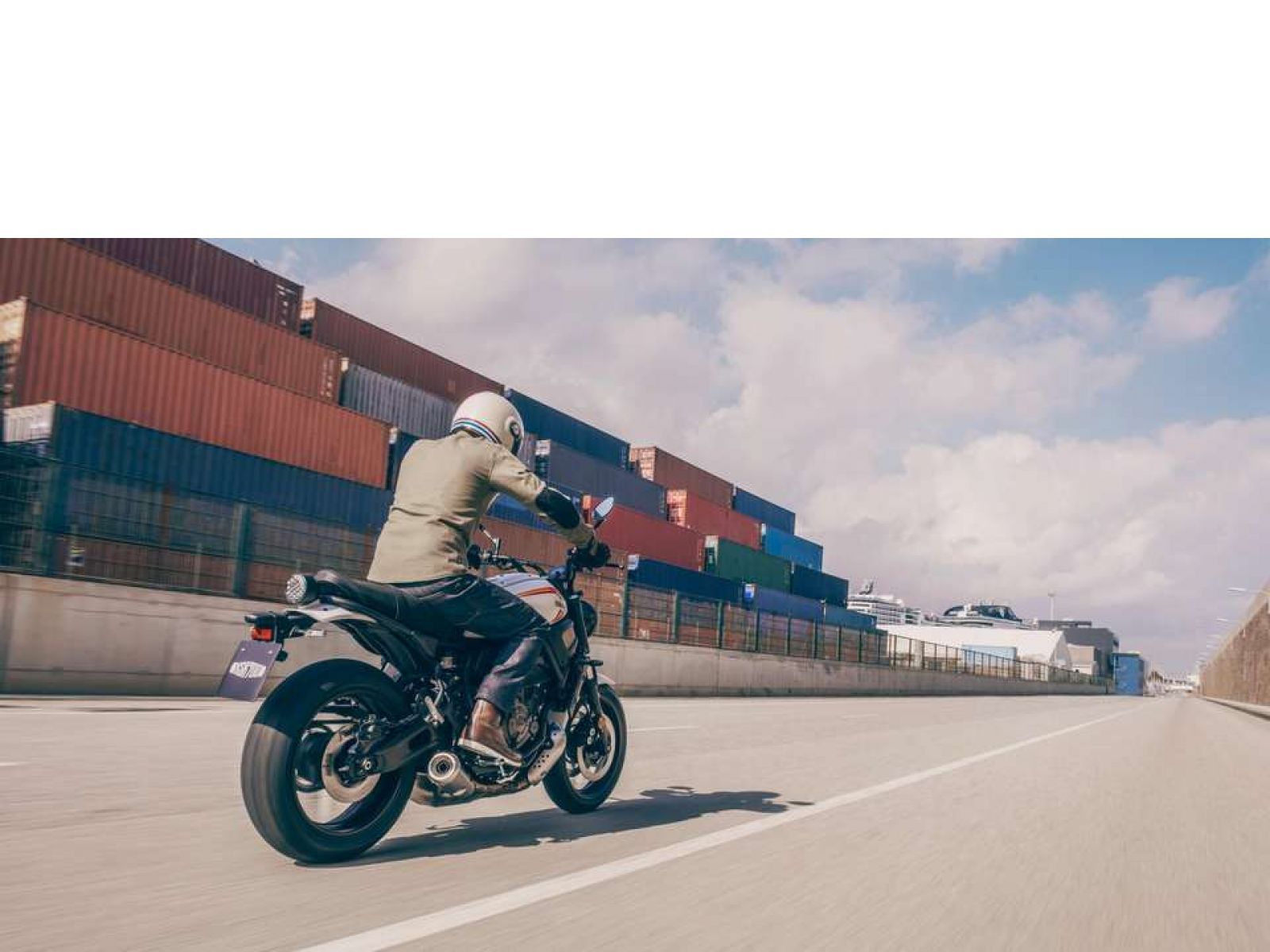 Мотоцикл YAMAHA XSR 700 (Historic White) 2024